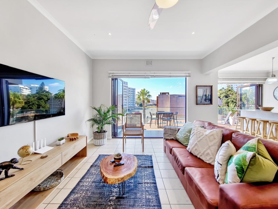 2 Bedroom Property for Sale in Sea Point Western Cape